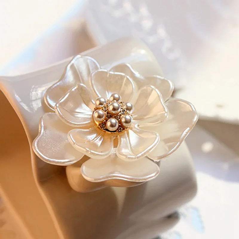 Elegant Flower Brooch