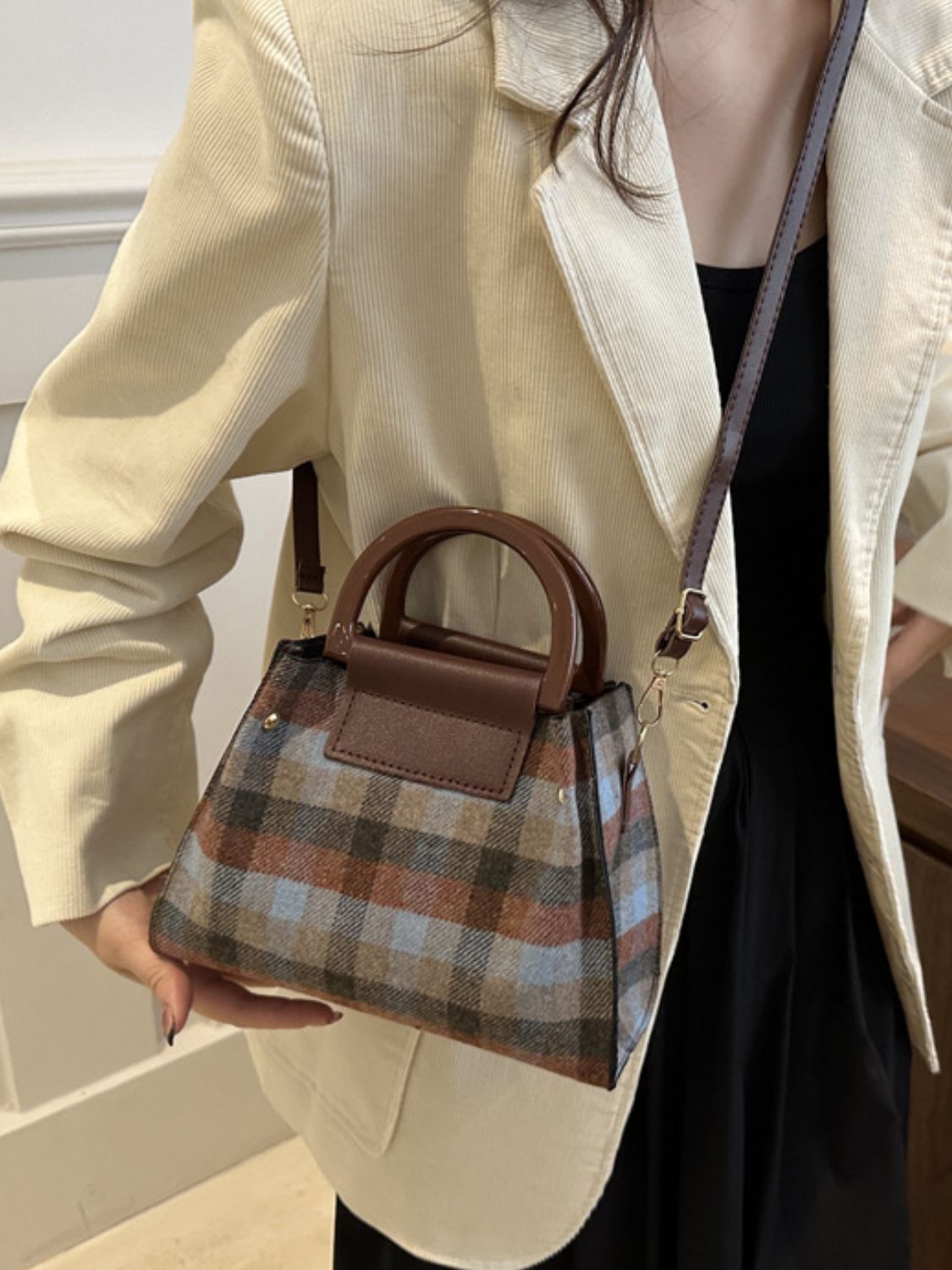 Contrast Plaid Trapezoid Crossbody Bag